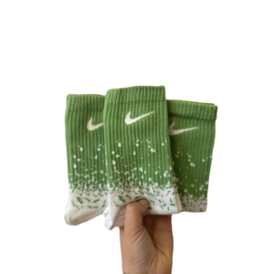Nike pintas verde